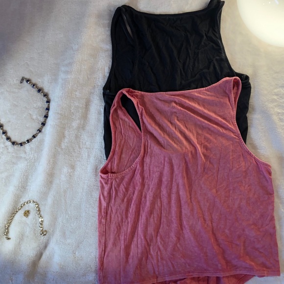 American Eagle Tank Top Bundle - Picture 2 of 2